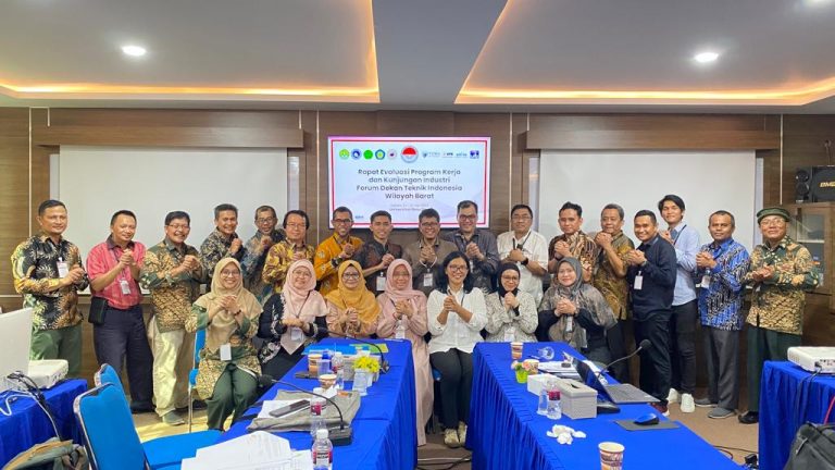 Forum Dekan Teknik Indonesia (FDTI) Wilayah Barat Laksanakan Rapat Evaluasi Program kerja dan Kunjungan Industri di Batam