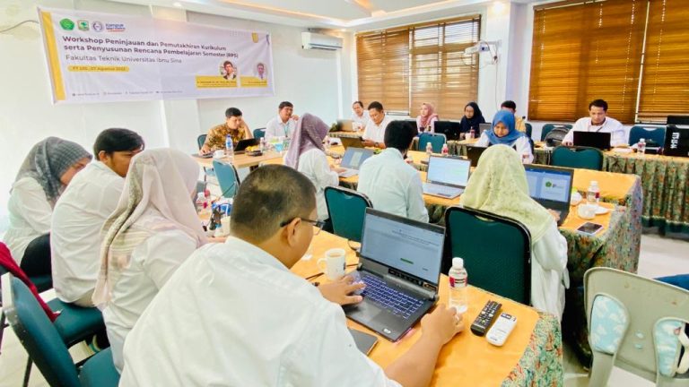 FT UIS Gelar Workshop Peninjauan dan Pemutahiran Kurikulum serta Penyusunan RPS