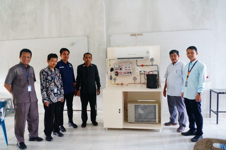 Dosen FT UIS Perkuat Pendidikan Vokasi: Latih Guru SMK Hang Tuah Batam melalui Program Peningkatan Keterampilan Praktis Industri