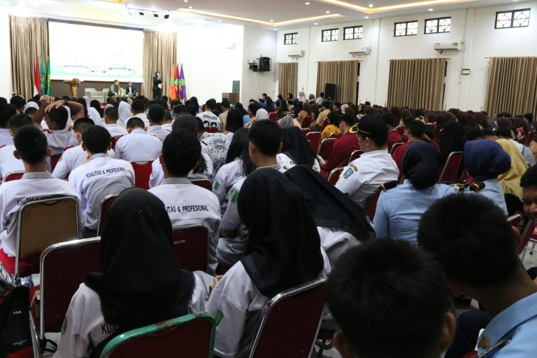 Universitas Ibnu Sina dan Bank Indonesia Kepulauan Riau Gelar Workshop Public Speaking dan Mental Health
